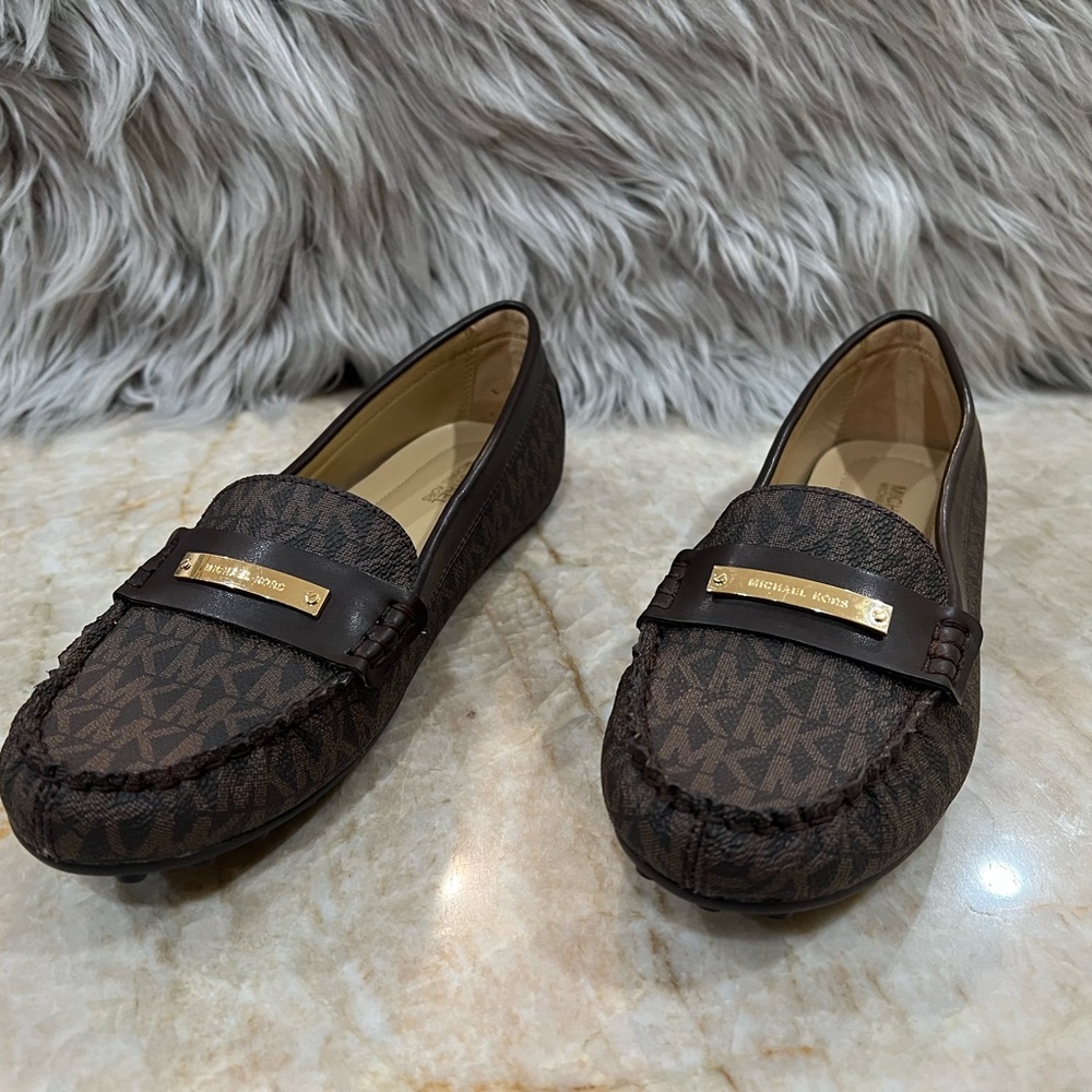 Michael Kors Everett Loafers - Women - Picture 5 of 16